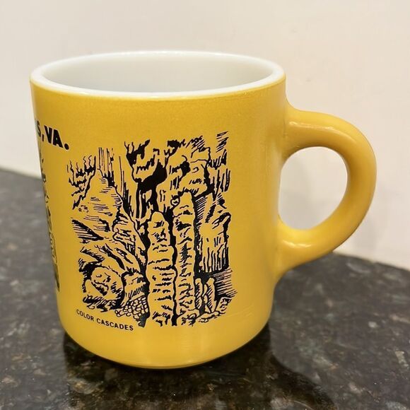 Vintage Milk Glass Souvenir Coffee Mug Luray Caverns Totem Poles - Picture 2 of 5